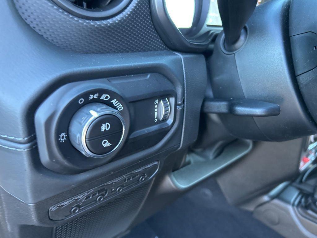 new 2025 Jeep Gladiator car, priced at $56,338