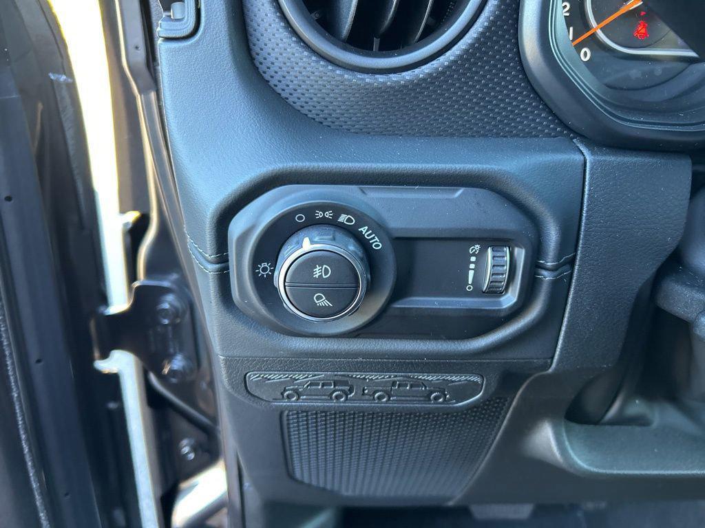 new 2025 Jeep Gladiator car, priced at $56,338