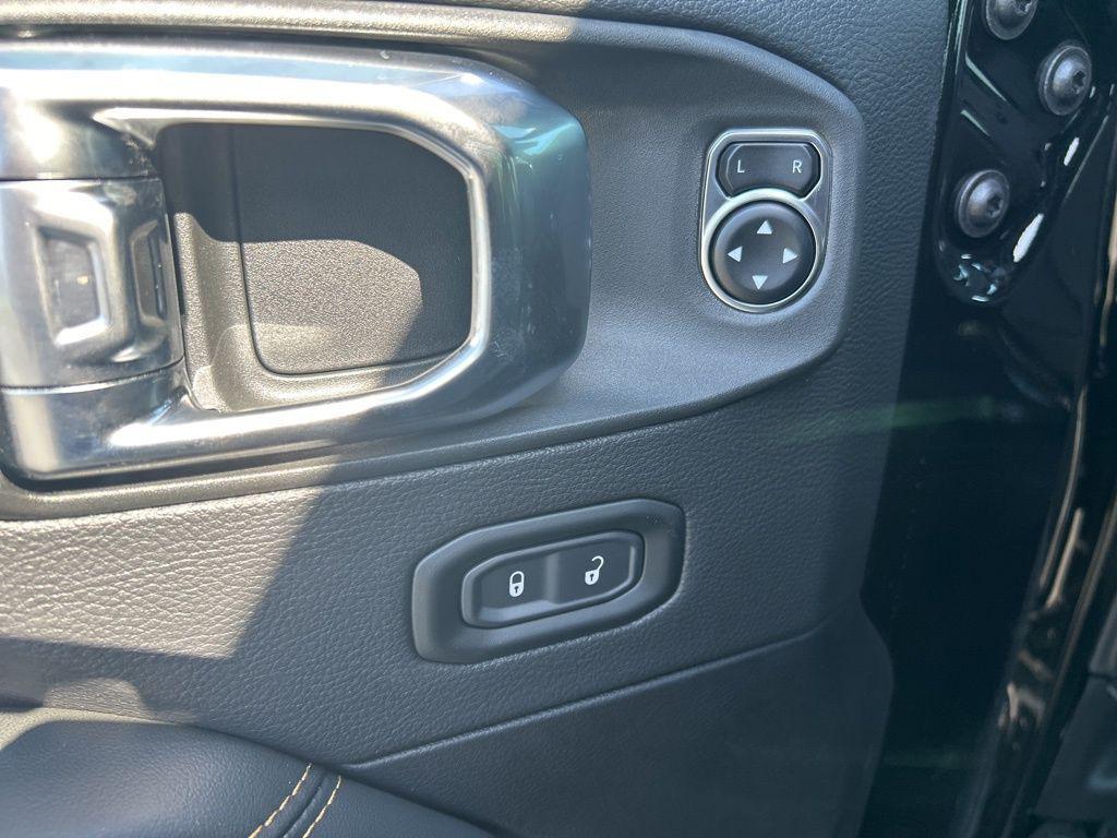 new 2025 Jeep Wrangler car, priced at $54,563