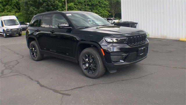 new 2024 Jeep Grand Cherokee car, priced at $42,902