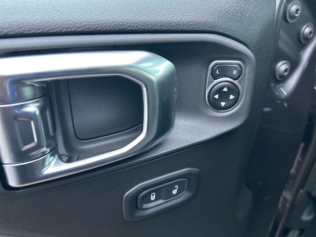 new 2026 Jeep Gladiator car, priced at $52,065