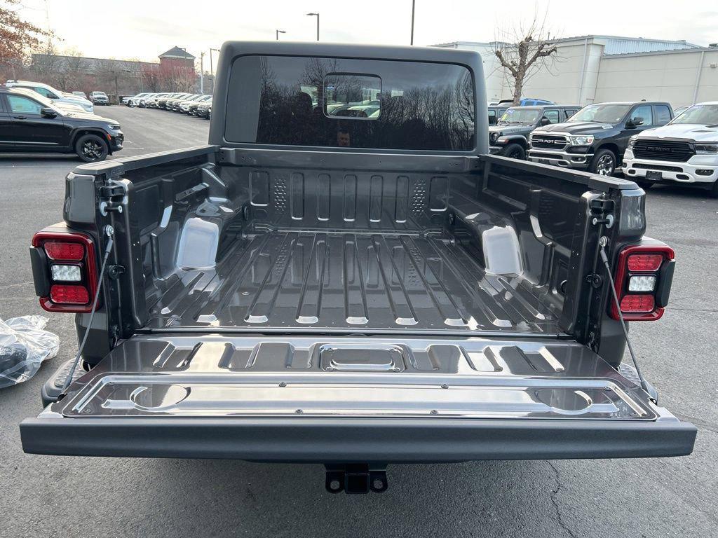 new 2026 Jeep Gladiator car, priced at $52,065