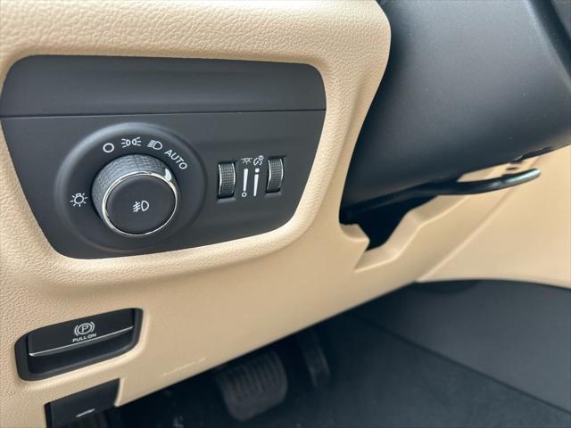 new 2025 Jeep Grand Cherokee car, priced at $48,085