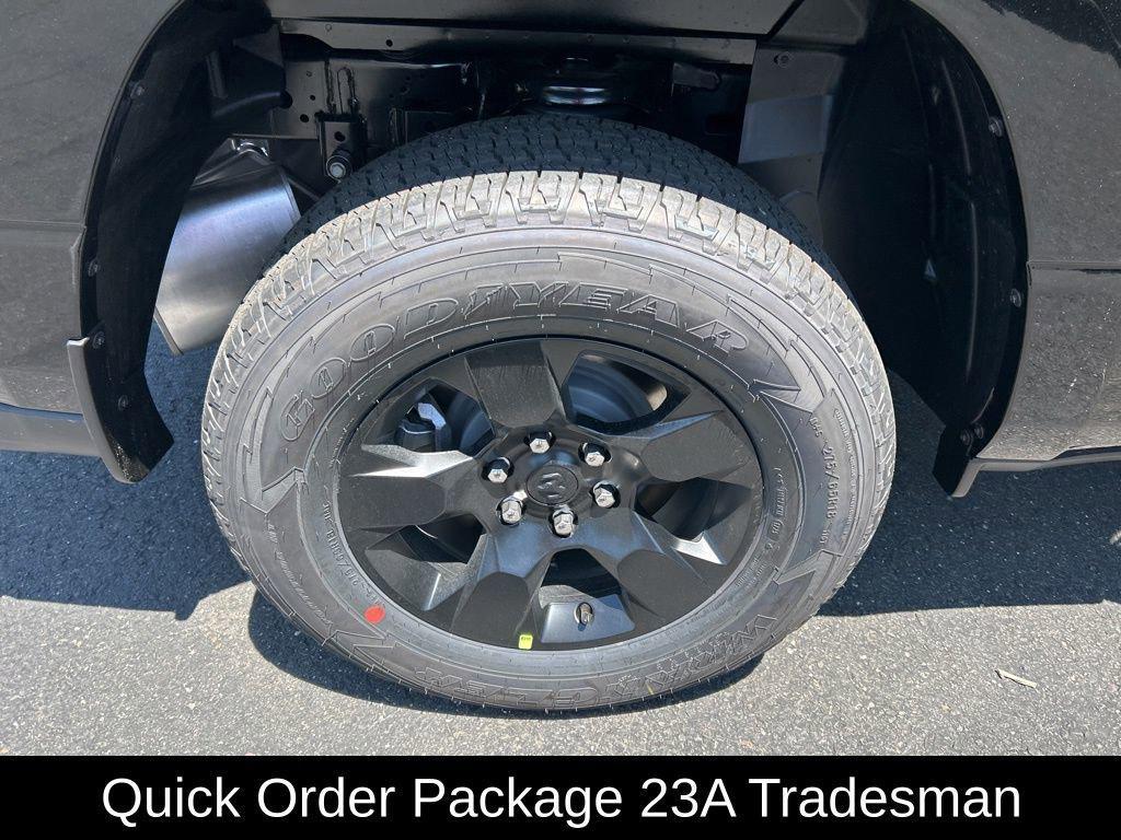 new 2025 Ram 1500 car, priced at $42,511
