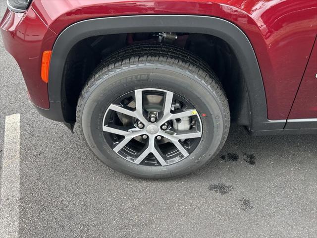 new 2025 Jeep Grand Cherokee car, priced at $45,754