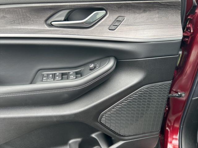 new 2025 Jeep Grand Cherokee car, priced at $45,754