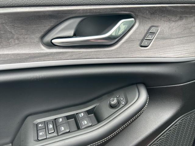 new 2025 Jeep Grand Cherokee car, priced at $45,754