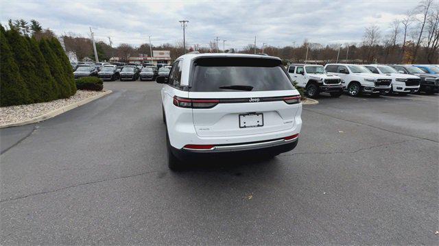 new 2025 Jeep Grand Cherokee car, priced at $37,375