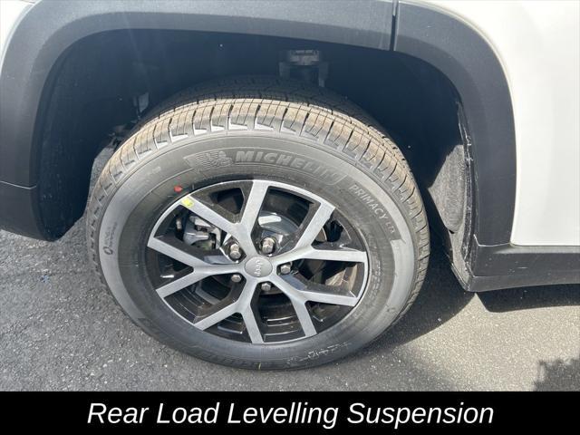 new 2025 Jeep Grand Cherokee car, priced at $47,096