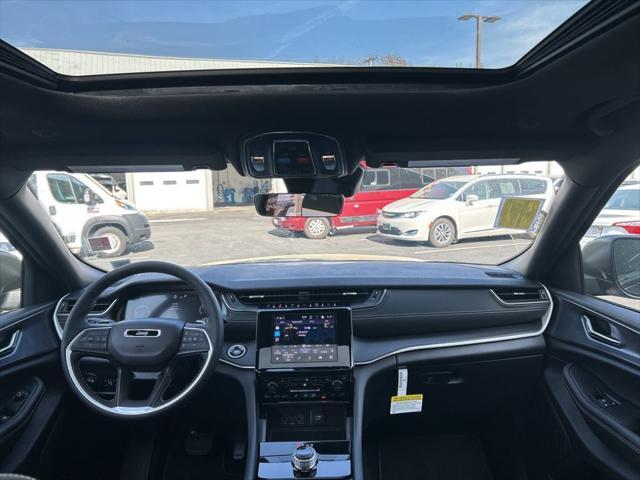 new 2025 Jeep Grand Cherokee car, priced at $38,629