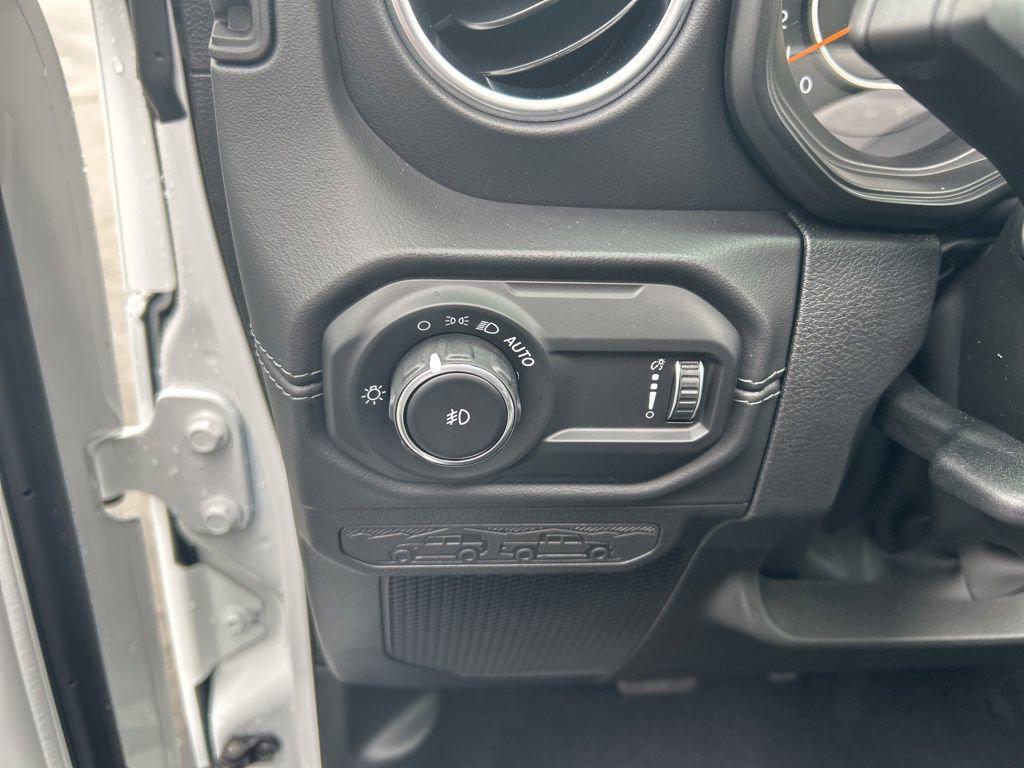 new 2025 Jeep Wrangler car, priced at $54,267