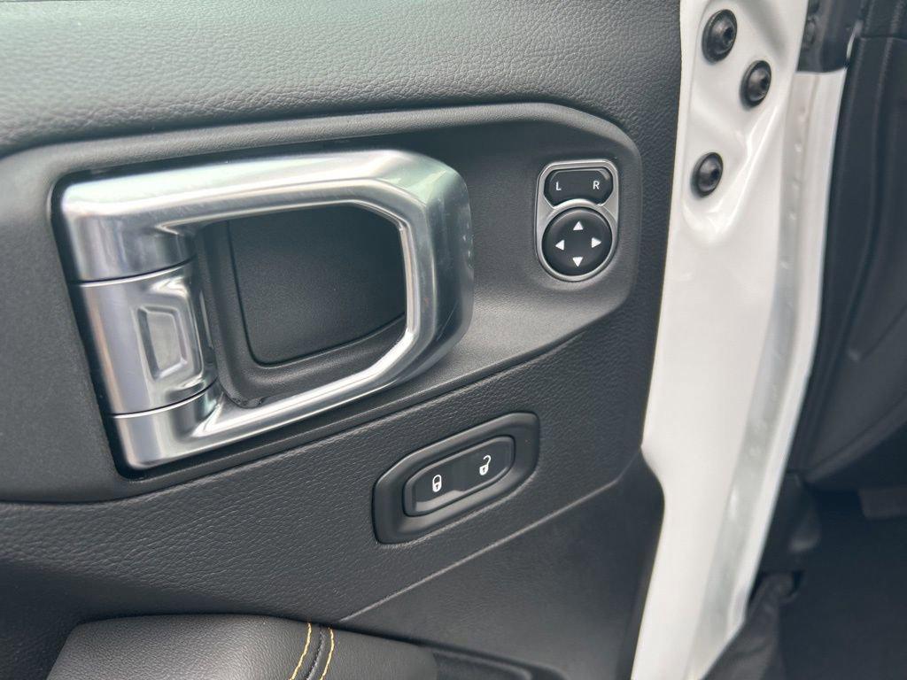 new 2025 Jeep Wrangler car, priced at $54,267