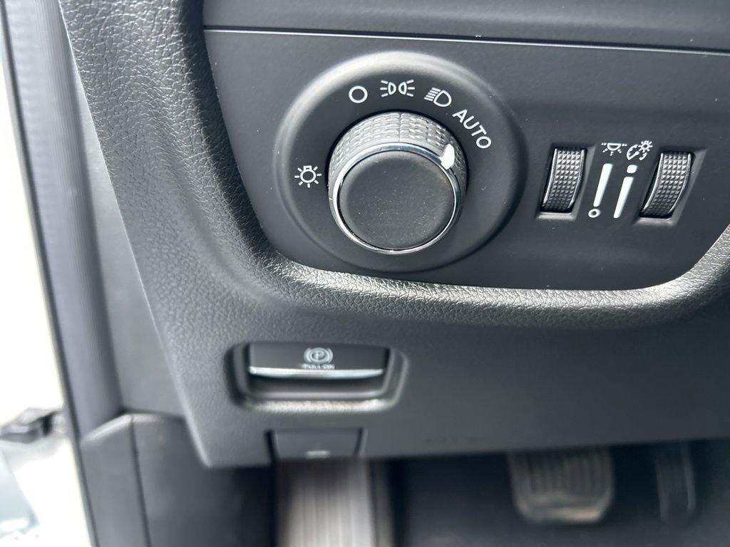 new 2025 Jeep Grand Cherokee car, priced at $39,892