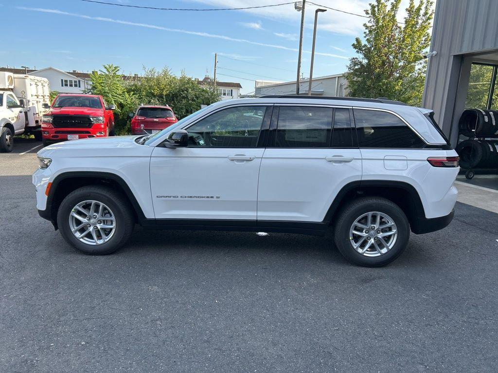new 2025 Jeep Grand Cherokee car, priced at $39,892