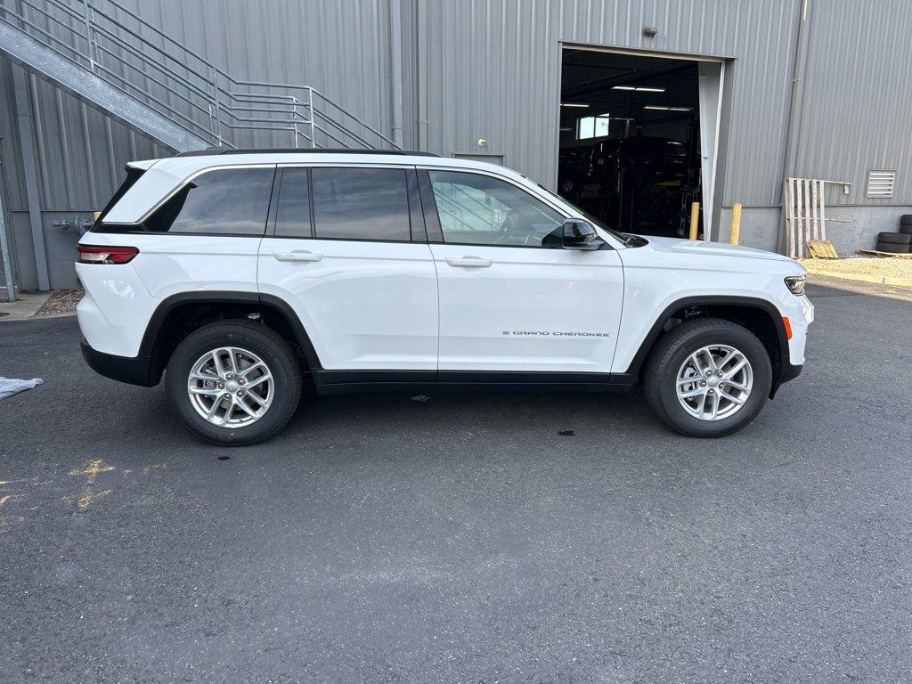 new 2025 Jeep Grand Cherokee car, priced at $39,892