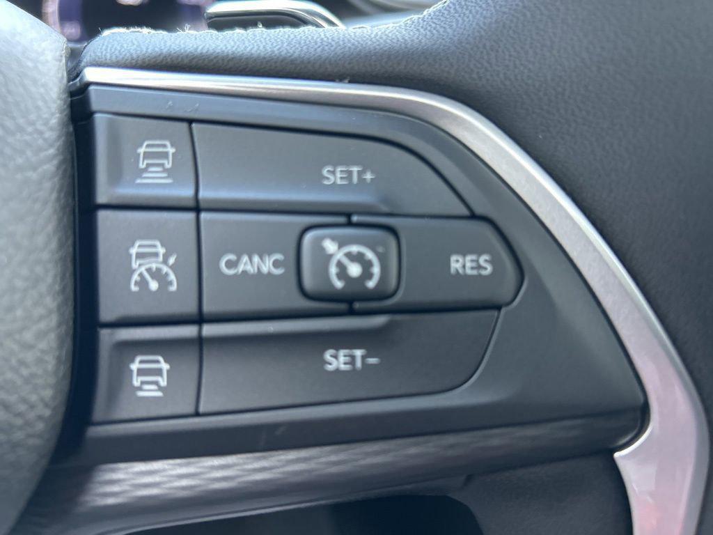 new 2025 Jeep Grand Cherokee car, priced at $39,892