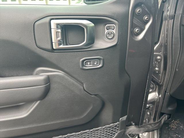 new 2025 Jeep Gladiator car, priced at $48,016