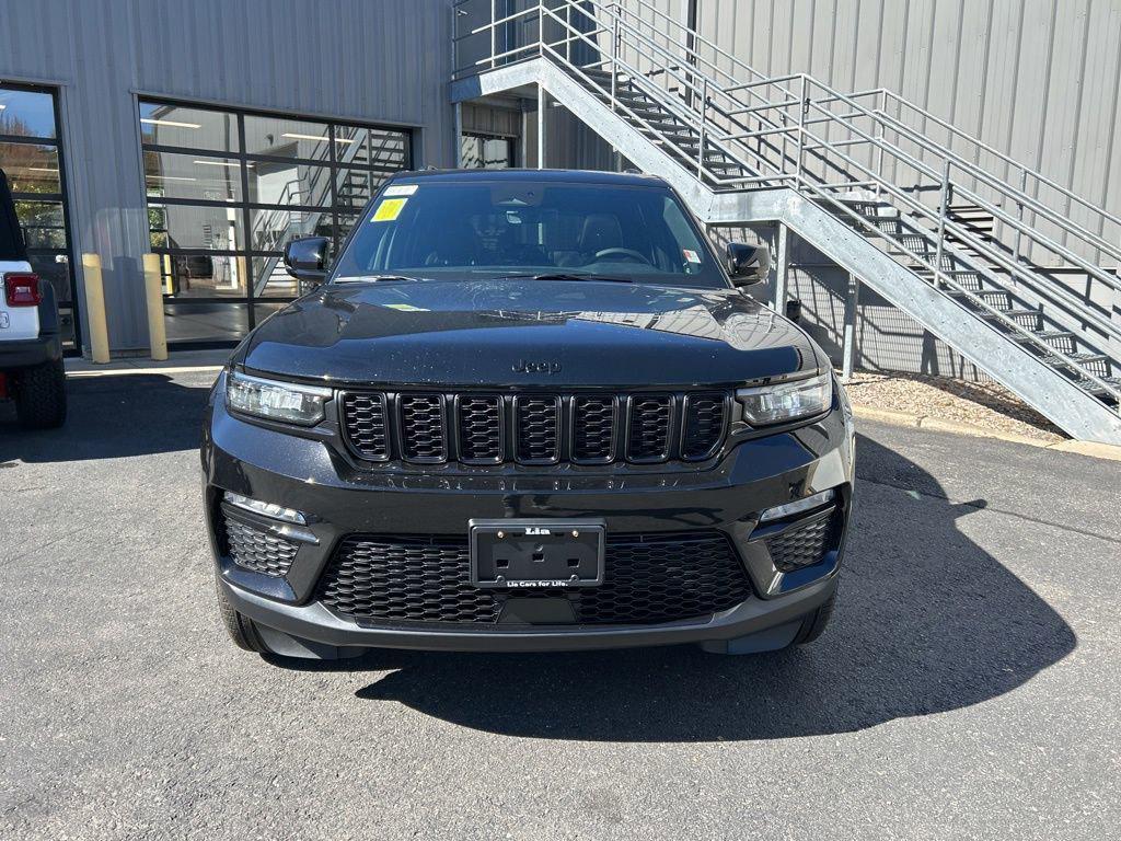 new 2025 Jeep Grand Cherokee car, priced at $50,043
