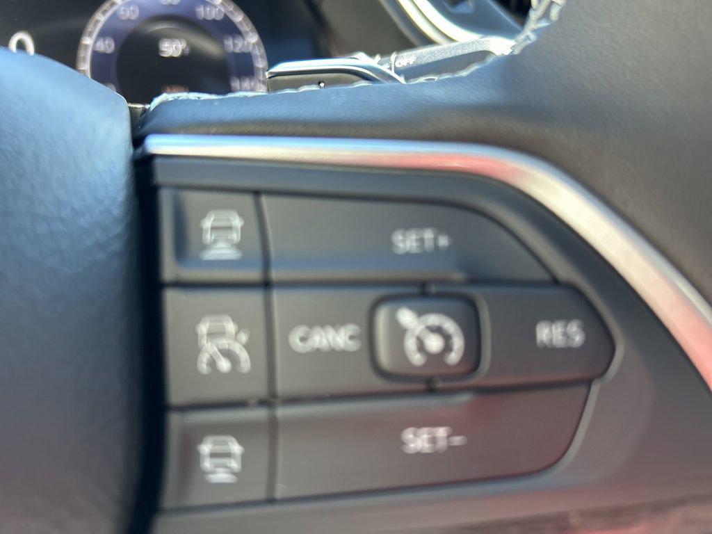 new 2025 Jeep Grand Cherokee car, priced at $50,043