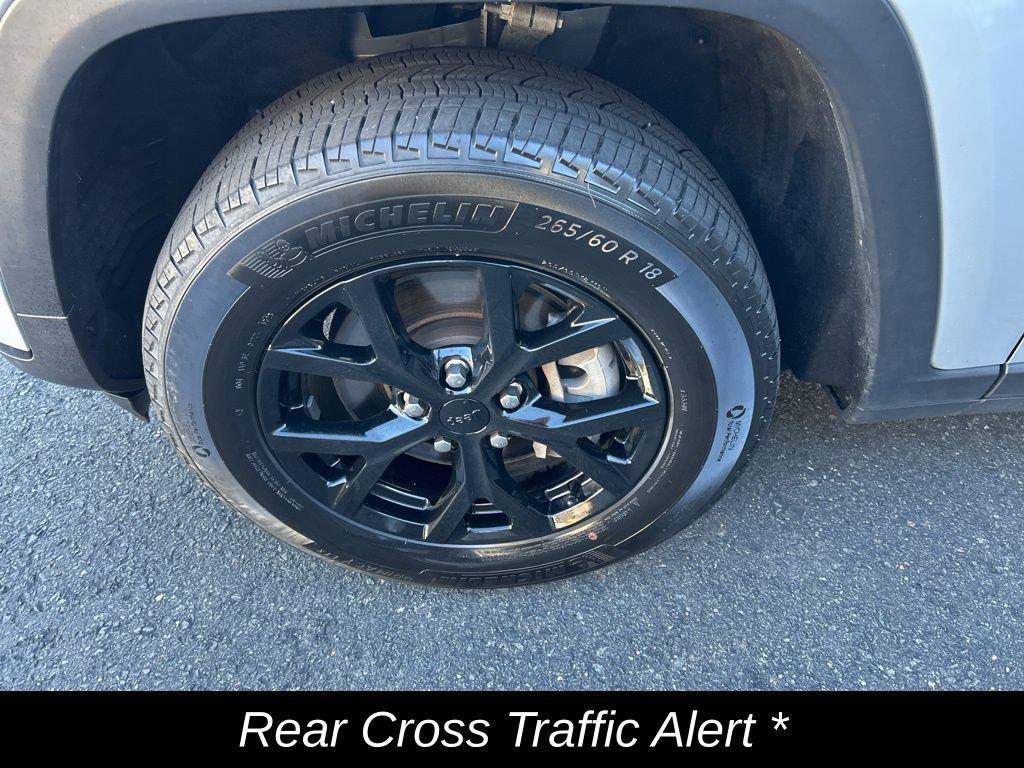 used 2024 Jeep Grand Cherokee L car, priced at $30,321