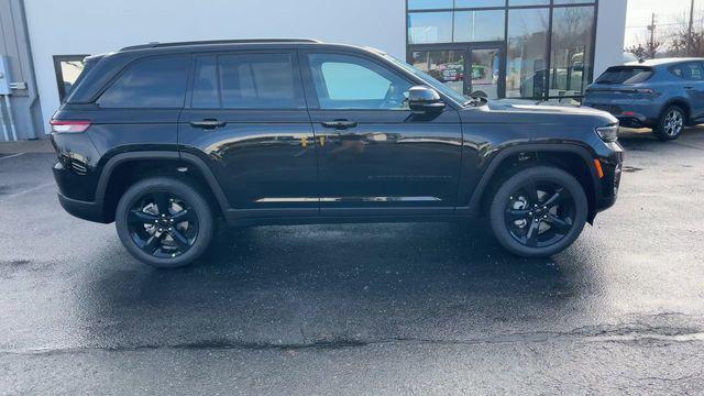 new 2025 Jeep Grand Cherokee car, priced at $48,530