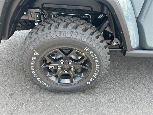 new 2025 Jeep Gladiator car, priced at $50,659