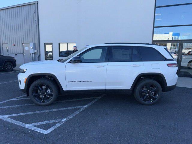 new 2025 Jeep Grand Cherokee car, priced at $47,935