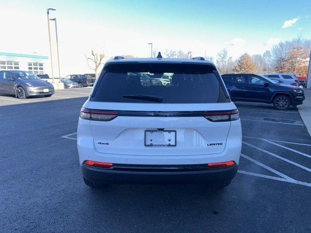 new 2025 Jeep Grand Cherokee car, priced at $47,935