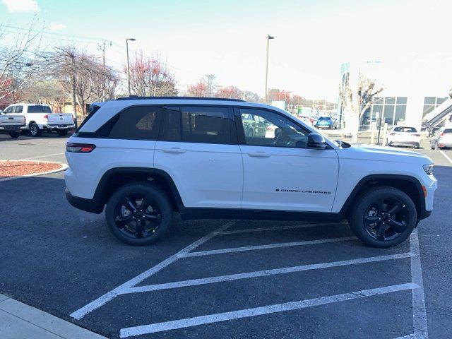 new 2025 Jeep Grand Cherokee car, priced at $47,935