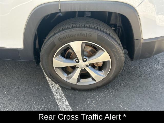 used 2021 Jeep Cherokee car, priced at $24,149
