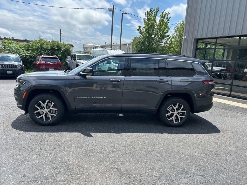 new 2025 Jeep Grand Cherokee L car, priced at $49,071