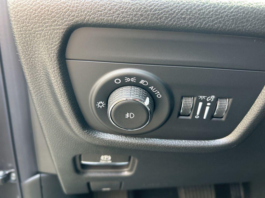 new 2025 Jeep Grand Cherokee L car, priced at $49,071