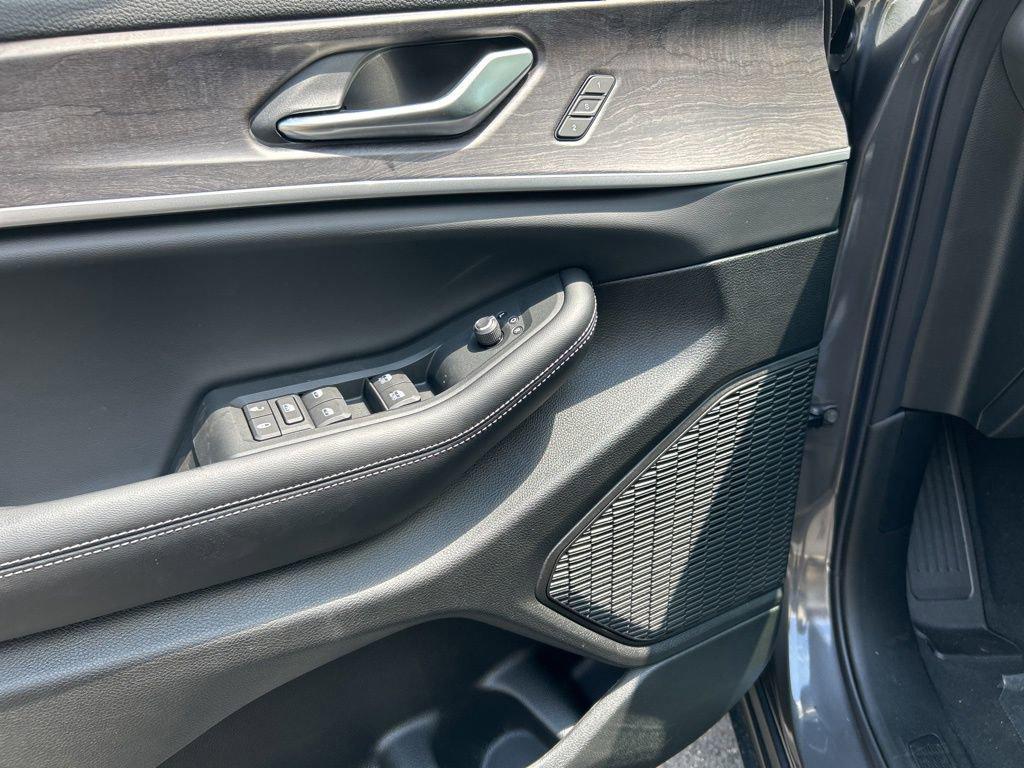 new 2025 Jeep Grand Cherokee L car, priced at $49,071
