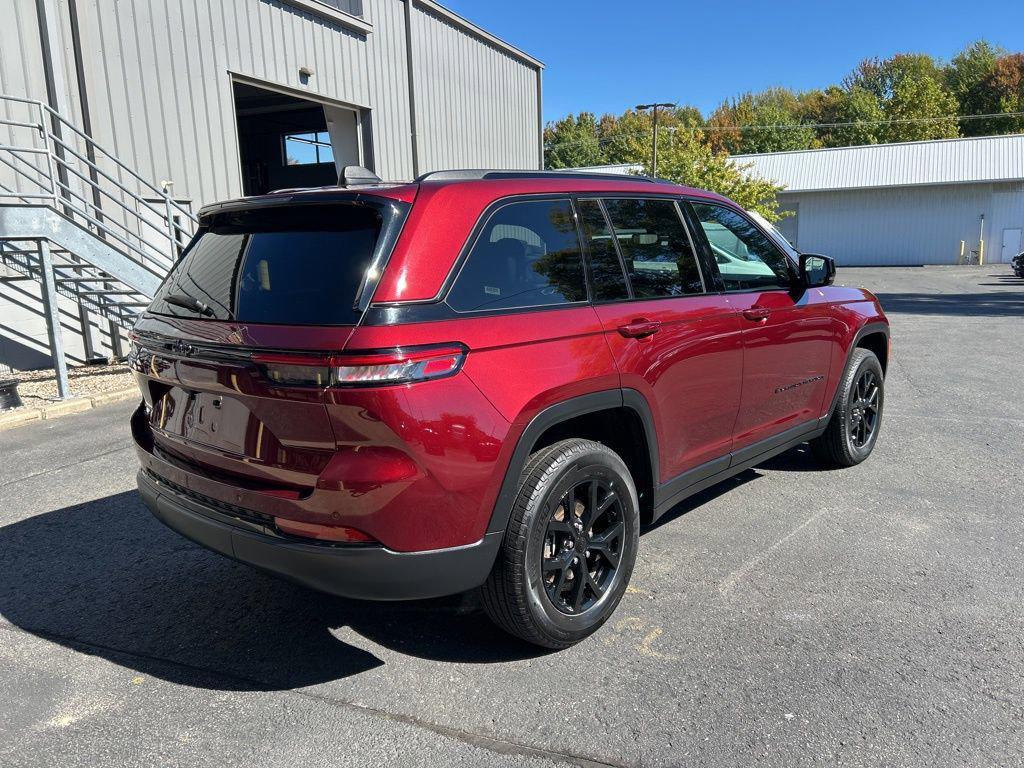 used 2024 Jeep Grand Cherokee car, priced at $32,149