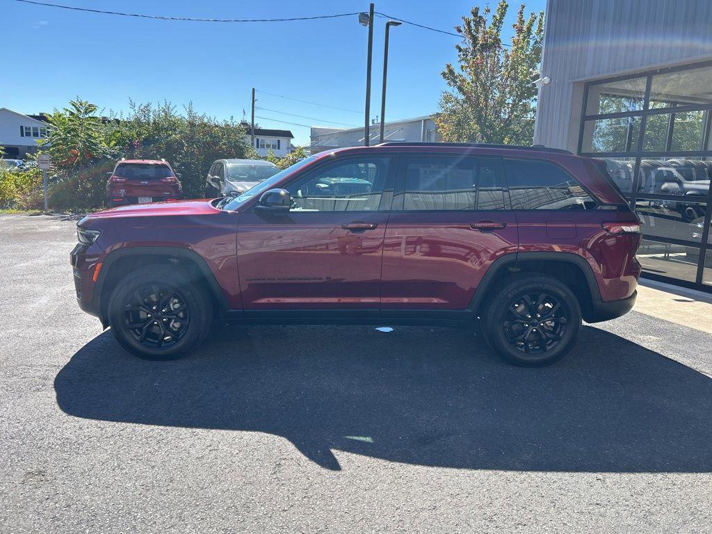 used 2024 Jeep Grand Cherokee car, priced at $32,149