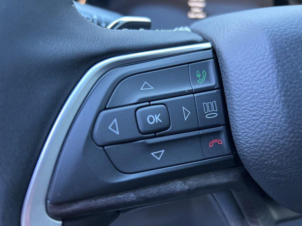 new 2025 Jeep Grand Cherokee car, priced at $49,552