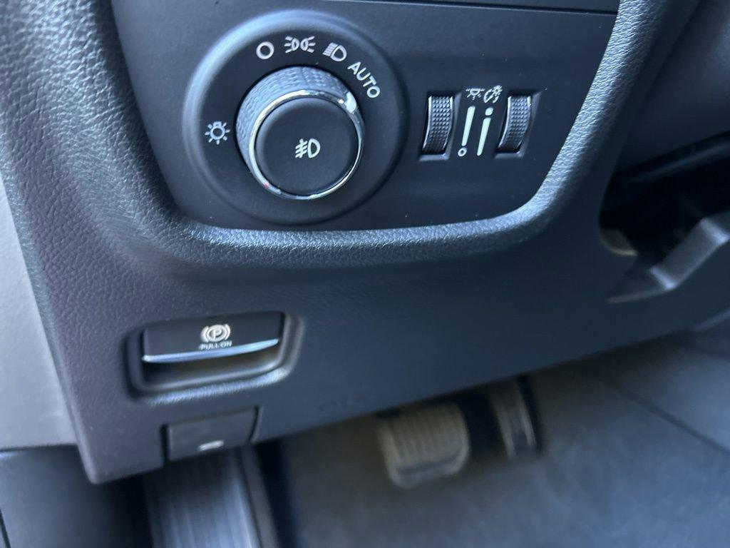 new 2025 Jeep Grand Cherokee car, priced at $49,552