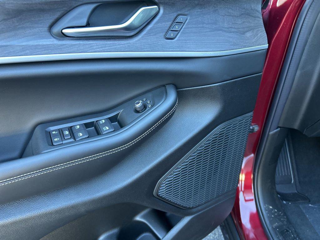 new 2025 Jeep Grand Cherokee car, priced at $49,552