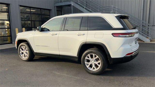 used 2022 Jeep Grand Cherokee car, priced at $33,149