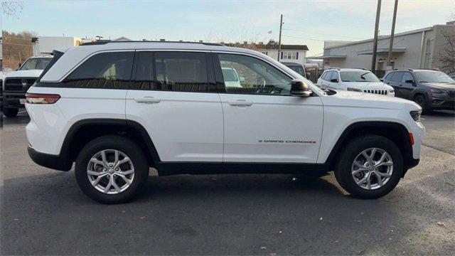 used 2022 Jeep Grand Cherokee car, priced at $33,149