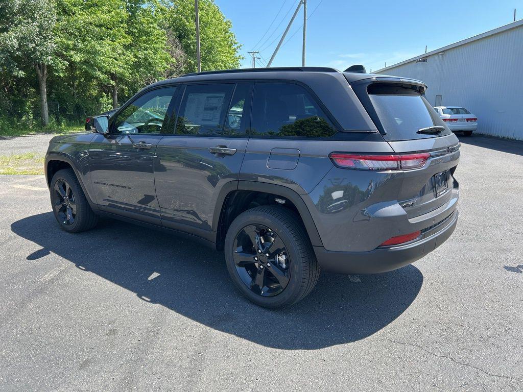 new 2025 Jeep Grand Cherokee car, priced at $48,288