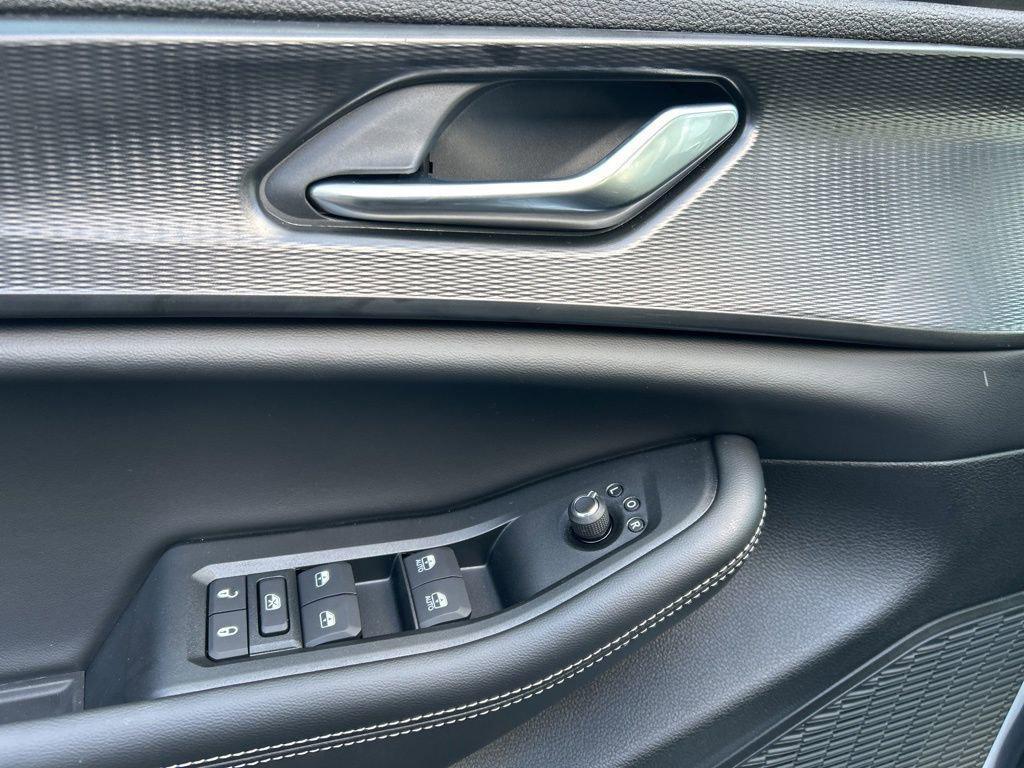 new 2025 Jeep Grand Cherokee L car, priced at $41,918