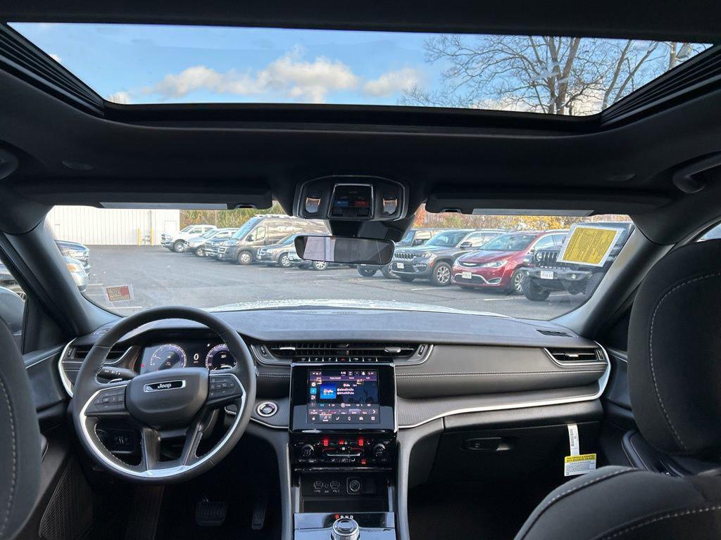 new 2025 Jeep Grand Cherokee L car, priced at $41,918