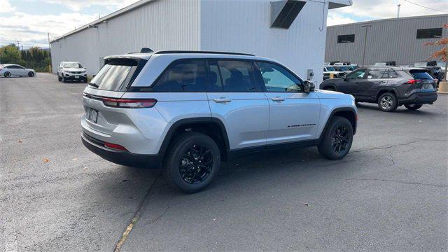 new 2025 Jeep Grand Cherokee car, priced at $42,134