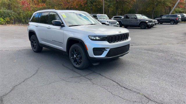 new 2025 Jeep Grand Cherokee car, priced at $42,134