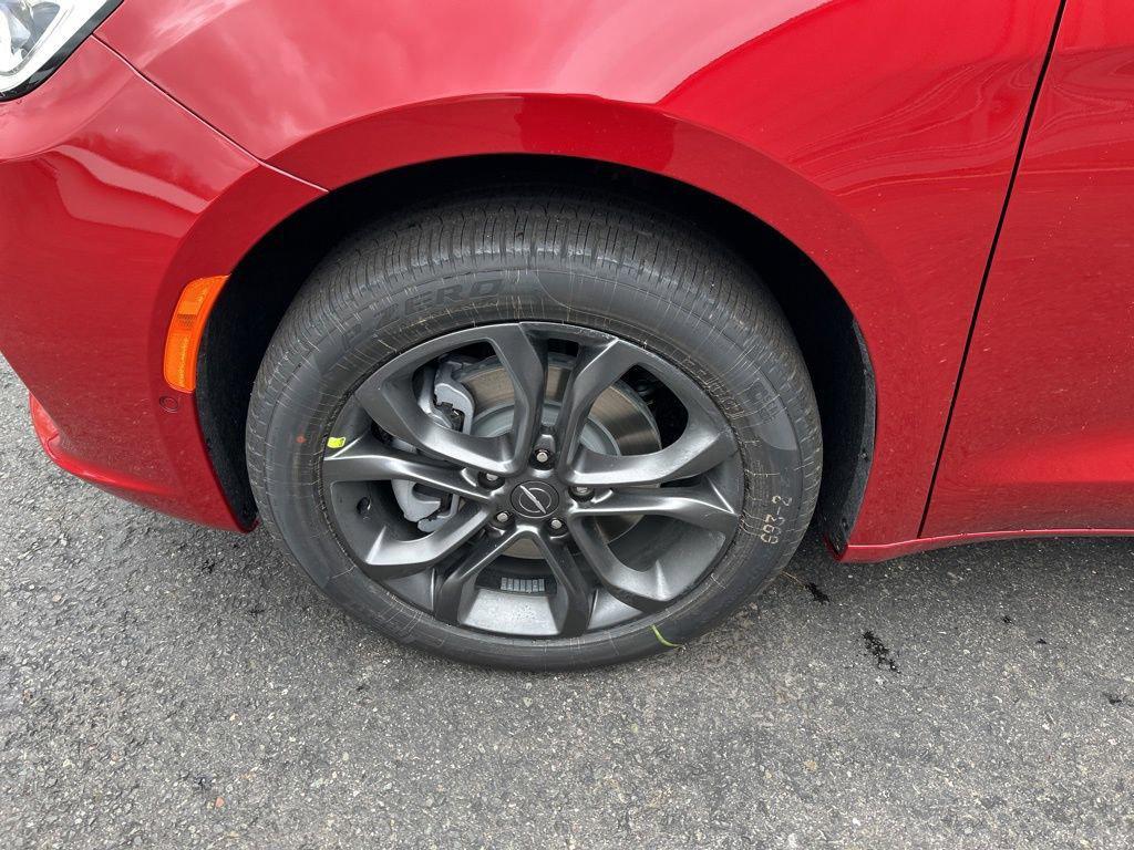 new 2026 Chrysler Pacifica car, priced at $46,786