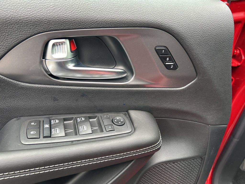 new 2026 Chrysler Pacifica car, priced at $46,786