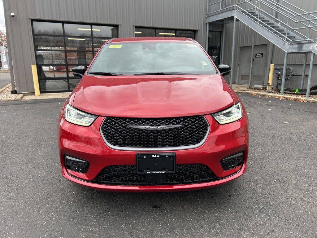 new 2026 Chrysler Pacifica car, priced at $46,786