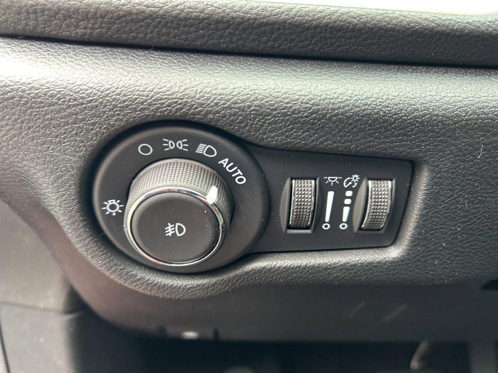 new 2026 Chrysler Pacifica car, priced at $46,786