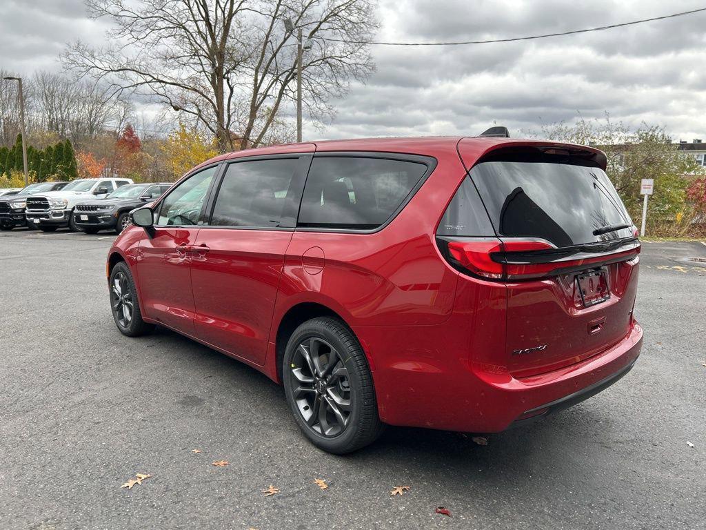 new 2026 Chrysler Pacifica car, priced at $46,786